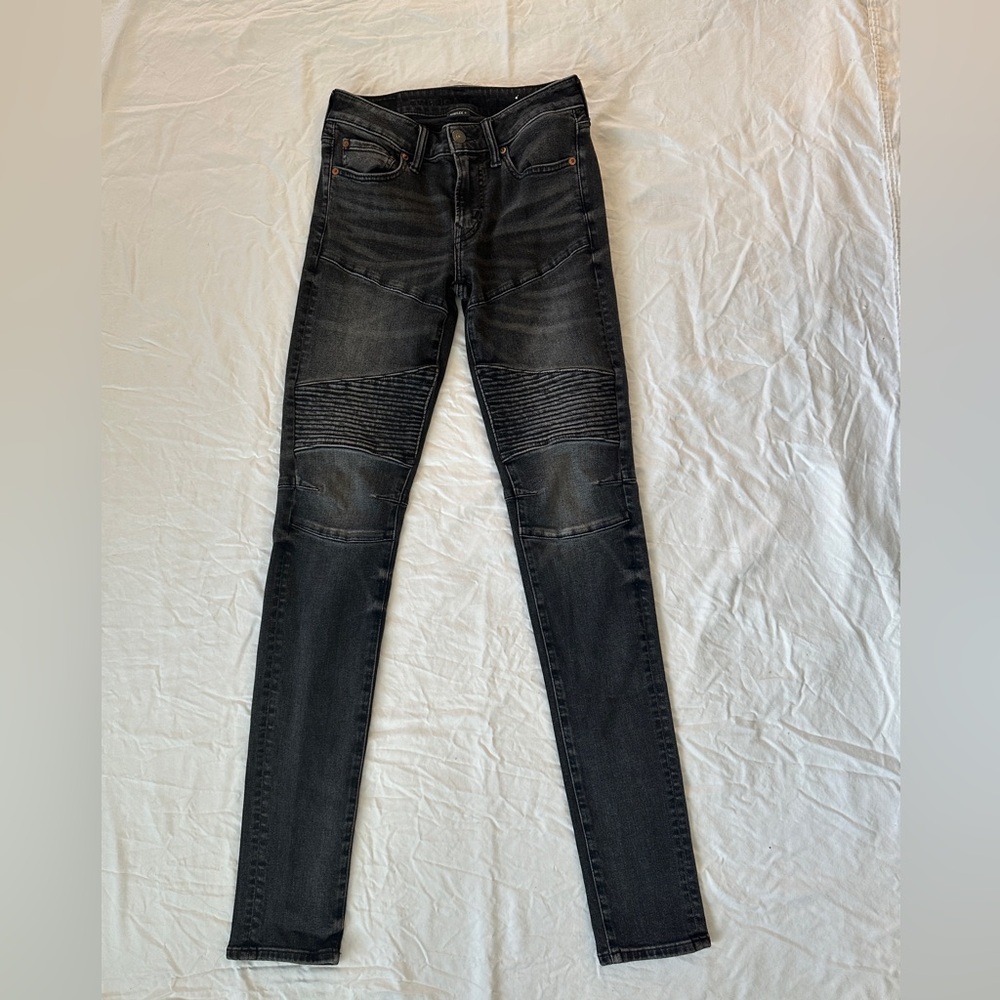 American Eagle Men’s Skinny Jeans with Denim Striped Detailing